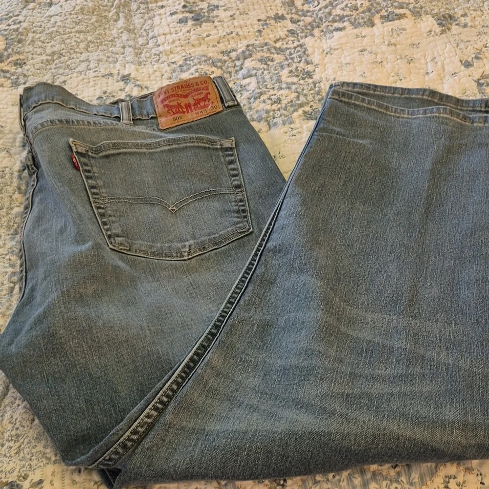 Levi's Men's Blue Jeans 505's Mid Wash. Sz 40